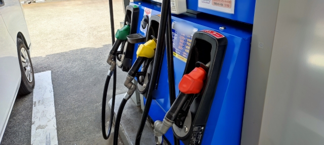 【初めてのガソリンスタンド】セルフ型ガソリンスタンドの不安を解消！手順の紹介